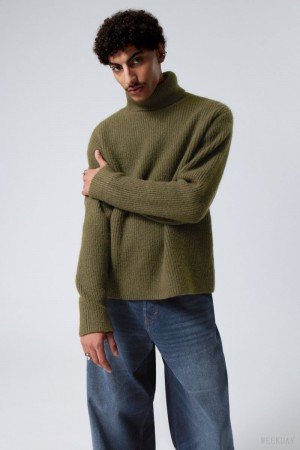 Weekday Renzo Relaxed Wool Blend Turtleneck Khaki Green | QLXN5264