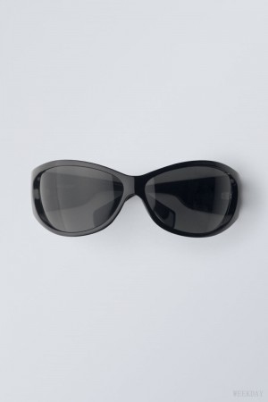 Weekday Strike Sunglasses Black | IPOD6081