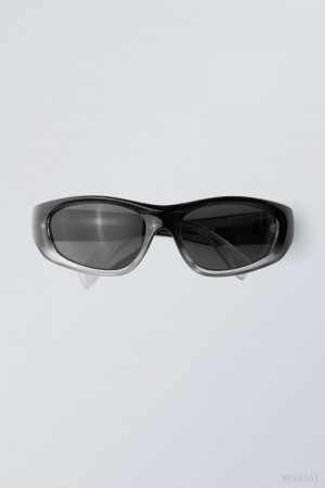 Weekday Trek Sunglasses Black | VXQF9105