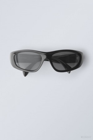 Weekday Trek Sunglasses Black | WZGK7778