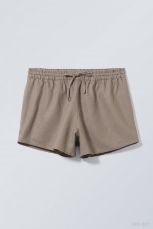 Weekday Tyler Linen Blend Shorts Dusty Mole | XHNB1202