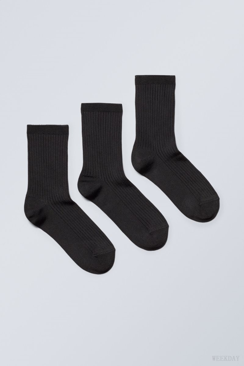 Weekday 3-pack Lova Shiny Socks Black | QNBV2535