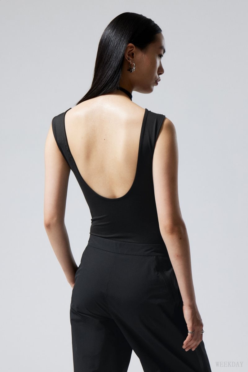 Weekday Alba Open Back Top Black | POOM1946