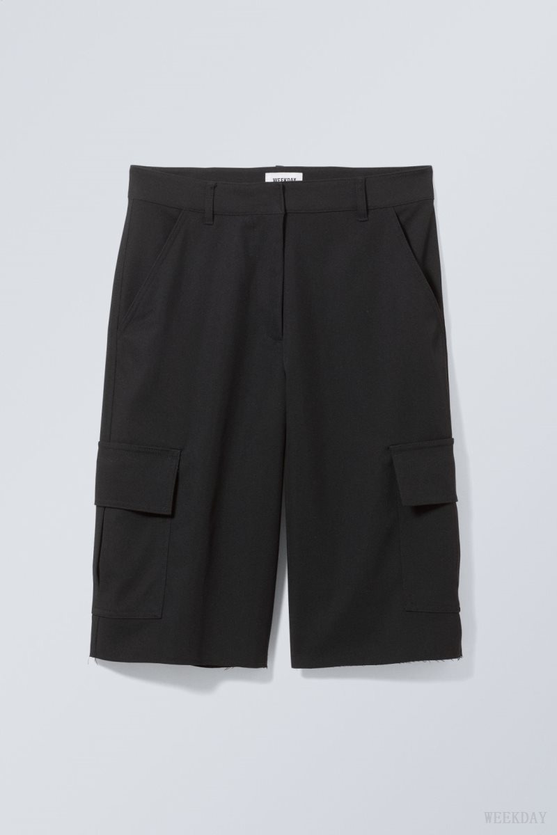 Weekday Arwen Cargo Suiting Shorts Black | XTCY2314