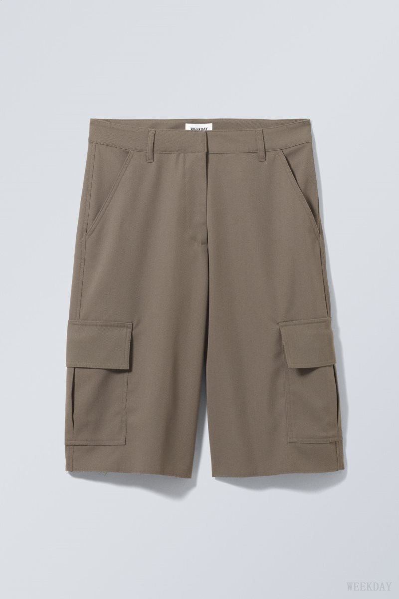 Weekday Arwen Cargo Suiting Shorts Khaki | AVYU7702