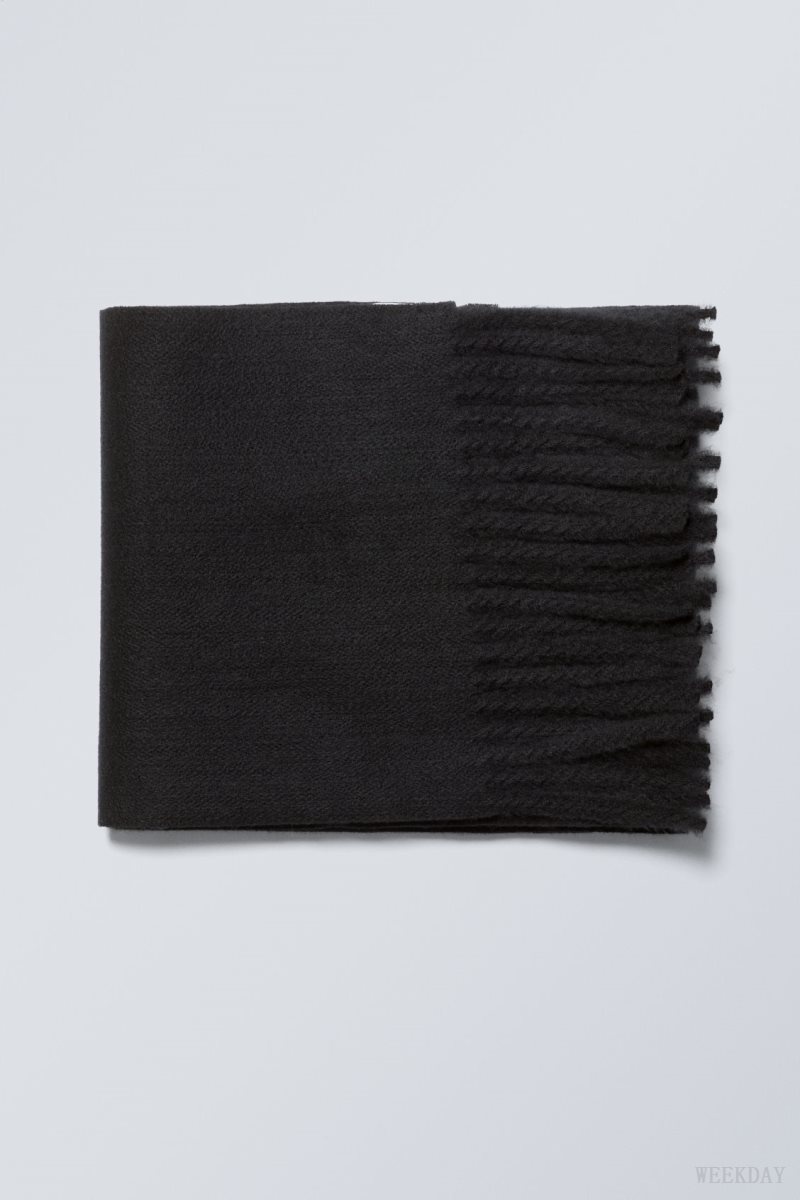 Weekday Essential Scarf Black | ZHHI3035