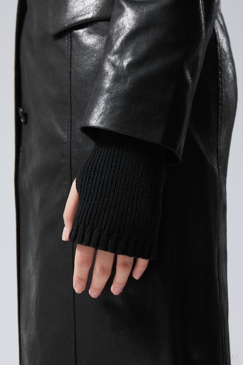 Weekday Hanna Wrist Warmer Black | GUVI2697