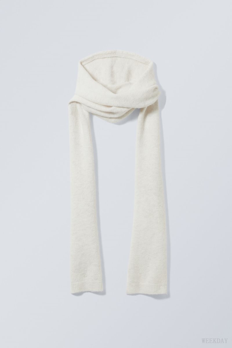 Weekday Hood Scarf White | QDSH3910