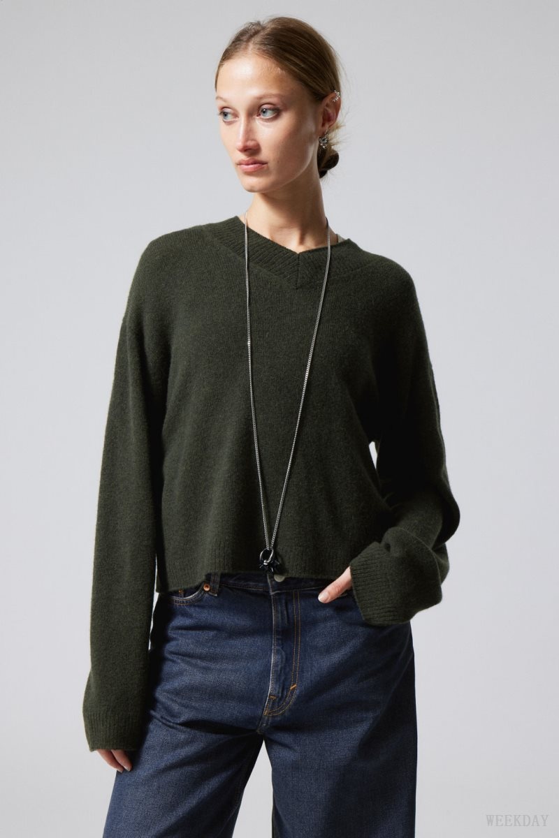 Weekday Reese V-neck Wool Sweater Dark Green | CMSN9137