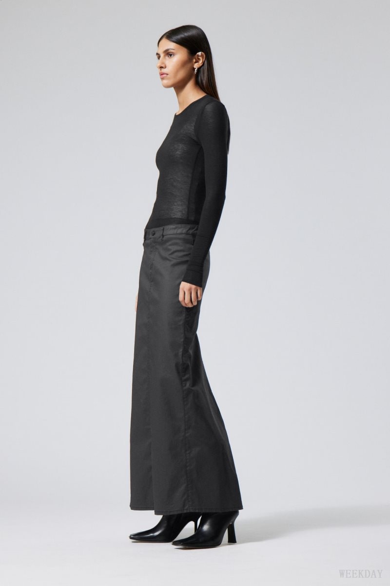 Weekday Rose Coated Maxi Skirt Black | TLGM6369