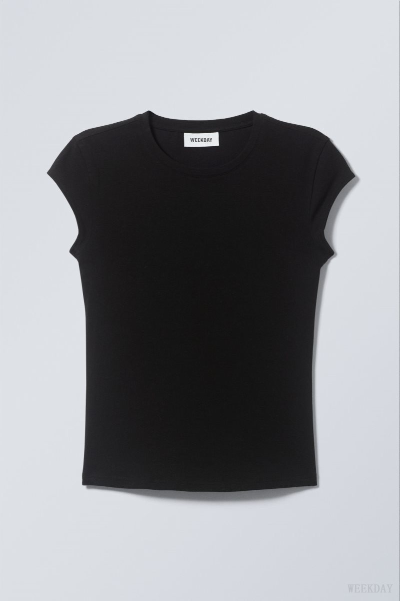 Weekday Slim Fitted Top Black | KXTE1230