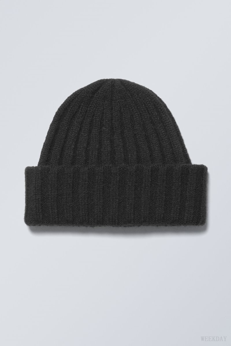 Weekday Soft Ribbed Beanie Black | LDLP3043