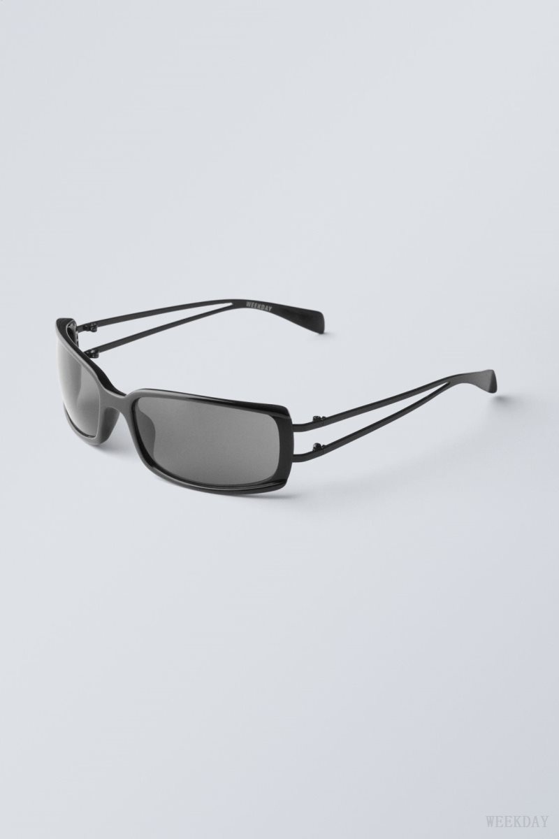 Weekday Tour Sunglasses Black | RTUT6908